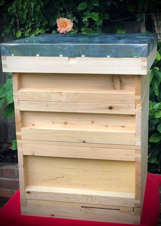 Cedar National Pack (Hive, frames and wax)