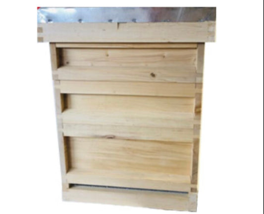 Pine National Pack (Hive, frames and wax)